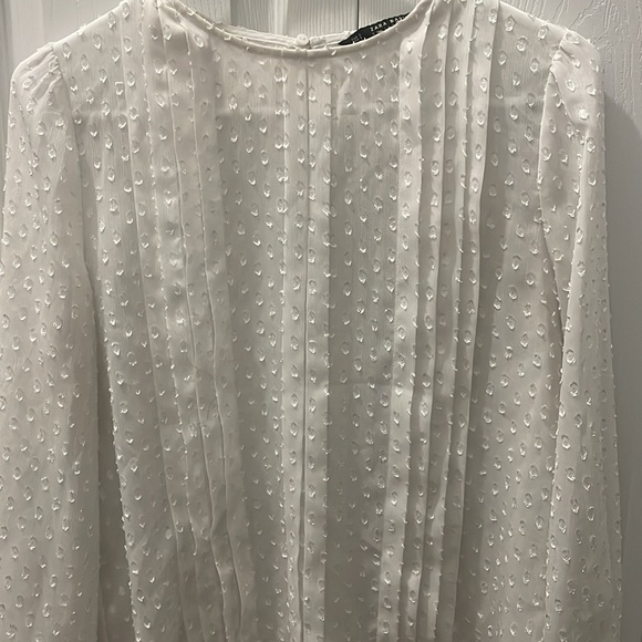 Blouse. - Picture 2 of 5